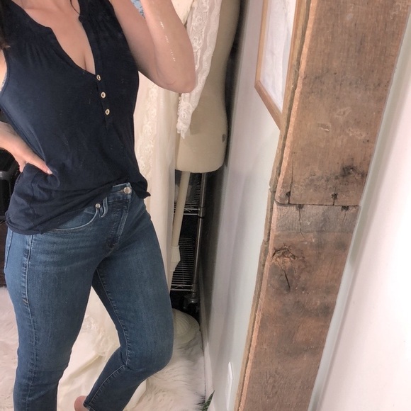 Lilly Pulitzer navy blue sleeveless top size xsmall - Picture 3 of 7